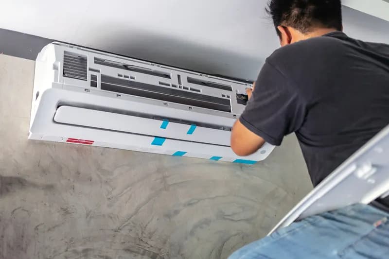 Zarobki montera klimatyzacji: od 2500 do 5700 zł miesięcznie