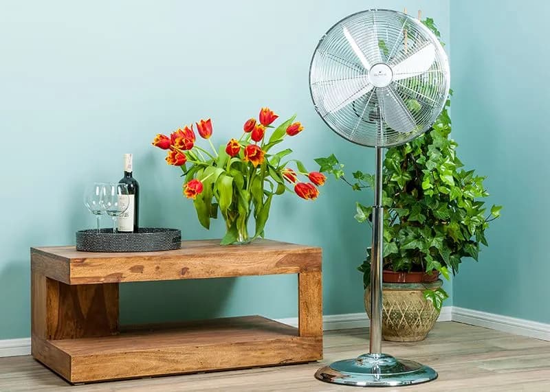 Wentylator kolumnowy czy wiatrak? Zaskakujące różnice, które musisz znać