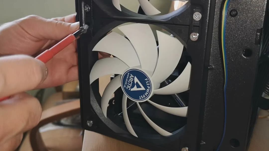 Jak montować wentylatory w obudowie: 9 kluczowych wskazówek