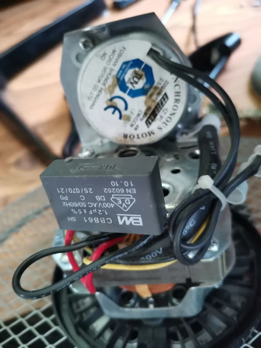 Oscylacja w wentylatorze: Rewolucyjna funkcja, która zmieni twoje chłodzenie