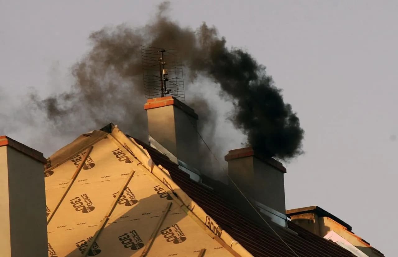 Czystość powietrza Tychy: Aktualne dane i prognozy AQI 2025